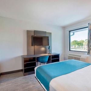 Zimmer mit Queensize-Bett für Gäste mit Behinderungen